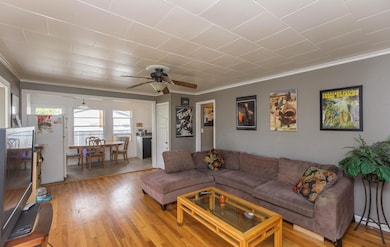 214 N Columbus Ave, Medford, OR 97501 - photo 3