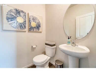 2972 V St, Springfield, OR 97477 - photo 4