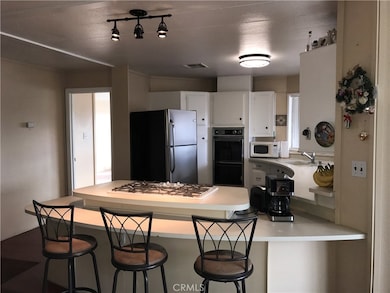 13958 Victoria Ct, Victorville, CA 92395 - photo 2