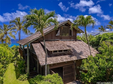 Unobstructed ocean views in this pristine immacula