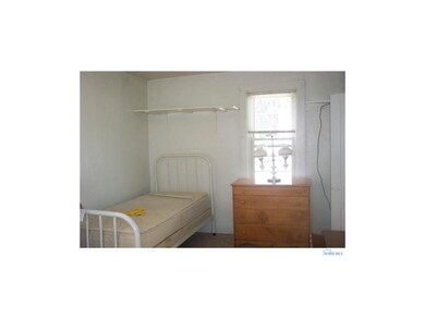 Bedroom. White bdrm walls
