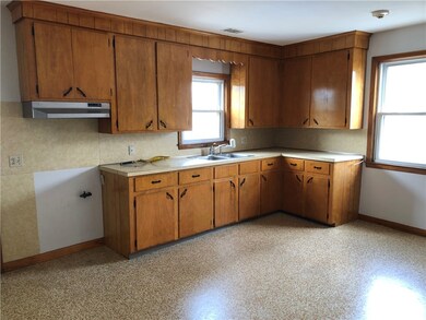 2 Bettez St, West Warwick, RI 02893 - photo 4