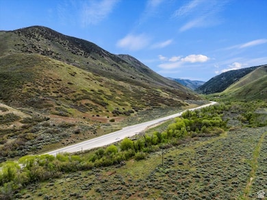 View of mountain feature