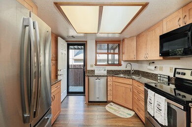 410 NE Anderson St unit C, Grants Pass, OR 97526 - photo 6