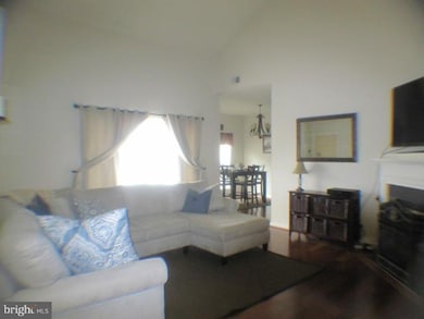 11315 Westbrook Mill Ln unit 301, Fairfax, VA 22030 - photo 3