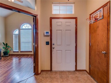 605 Loyd Ln, Moore, OK 73160 - photo 5