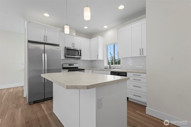 19017 Washington 3 unit A, Allyn, WA 98524 - photo 4