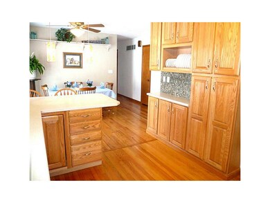 Kitchen. Another angle