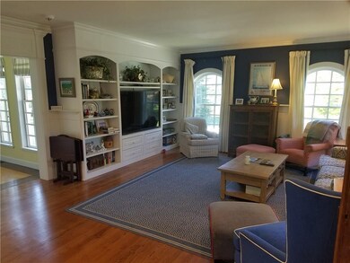 34 Ledge Rd unit MAIN, Newport, RI 02840 - photo 5