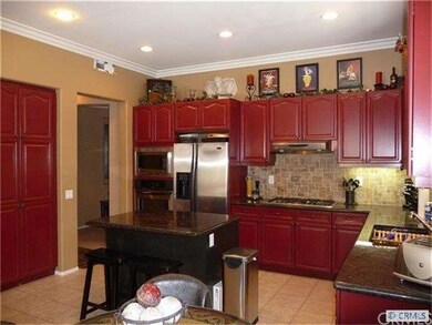 Gourmet kitchen