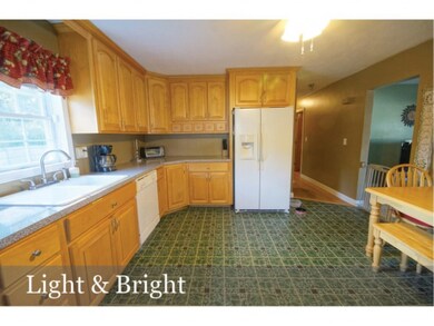 72 Crescent Rd, Manchester, NH 03103 - photo 7