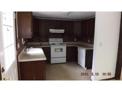 111 Jellerson Rd, Sanford, ME 04073 - photo 4