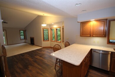 3025 Pheasant Dr unit B, Cedar Falls, IA 50613 - photo 4