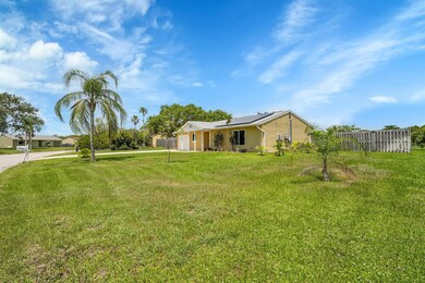 2209 SE East Dunbrooke Cir, Port Saint Lucie, FL 34952 - photo 7