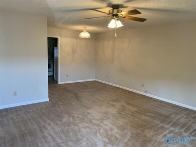 8142 Oldfield Rd SW unit 3, Huntsville, AL 35802 - photo 2