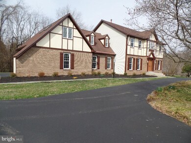 22125 Creekview Dr, Gaithersburg, MD 20882 - photo 2