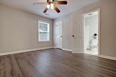 Master with En-Suite Bath!