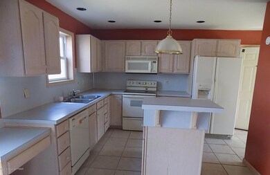 225 Escoll Dr, East Stroudsburg, PA 18301 - photo 5