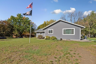 521 12th St, Heron Lake, MN 56137 - photo 3