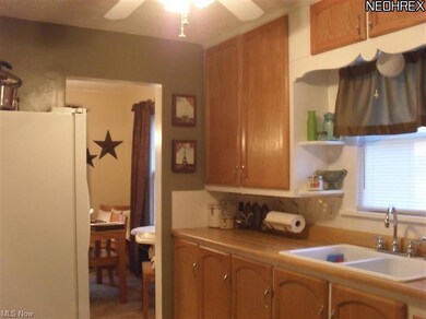 247 Como St, Struthers, OH 44471 - photo 4