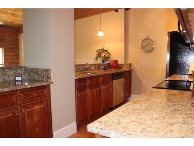 70 Foundry St unit 310, Manchester, NH 03102 - photo 5