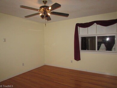 3215 Whale Tail Rd, Asheboro, NC 27205 - photo 4