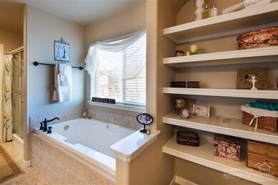 61289 Splendor Ln, Bend, OR 97702 - photo 7