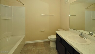 105Valencia_Bath2