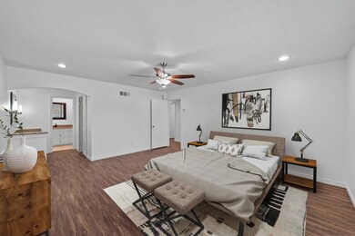 6768 E Mockingbird Ln, Dallas, TX 75214 - photo 3