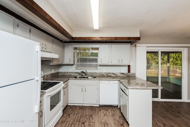 006-photo-kitchen-10448460