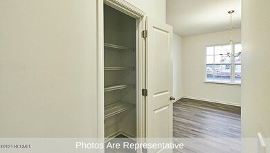 Pinehurst_Gray_Cabinets04