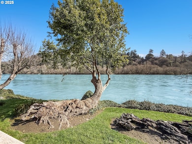 97748 N Bank Chetco River Rd unit 26, Brookings, OR 97415 - photo 4