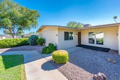 10701 W Santa fe Dr, Sun City, AZ 85351 - photo 4