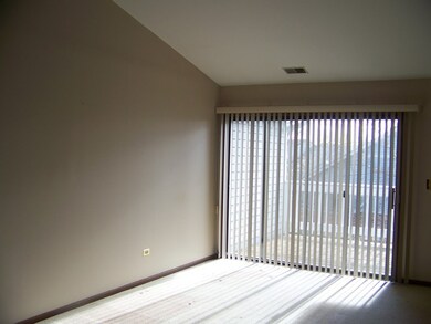 1467 Fairlane Dr unit 2A, Schaumburg, IL 60193 - photo 3