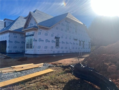 14 Creswell Manor Dr, Greensboro, NC 27407 - photo 2