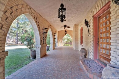 Love the architectural details on this covered fro