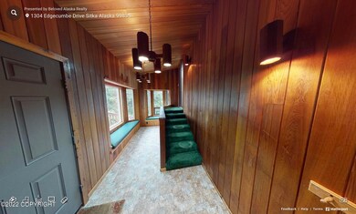 1304 Edgecumbe Drive-Artic Entry