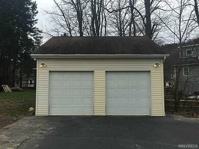 Garage.