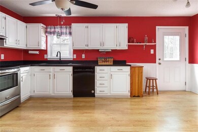 5300 River Rd, Jamestown, NC 27282 - photo 6