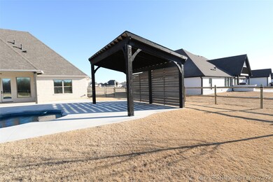 Pool cabana/shade structure