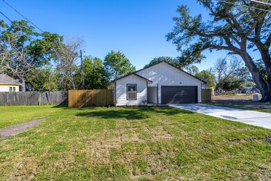 1217 8th St, Bay City, TX 77414 - photo 3