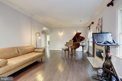 4033 7th St S, Arlington, VA 22204 - photo 5