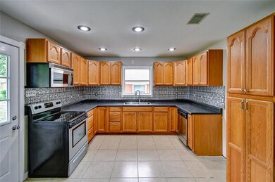 512 Crandle Dr, Fort Worth, TX 76108 - photo 6