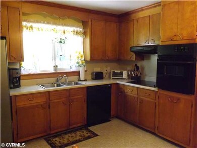 Kitchen - Eat in Kitchen