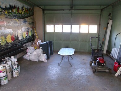 730 W Lackawanna Ave, Blakely, PA 18447 - photo 7