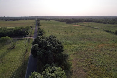 181 County Road 150, San Antonio, TX 78223 - photo 2