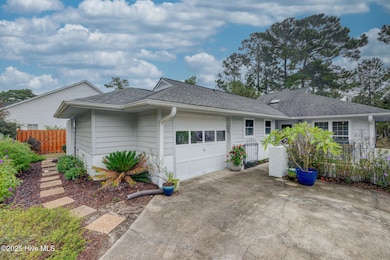 124 Holly Tree Ln, Hampstead, NC 28443 - photo 2