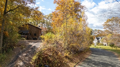 3 Boulder Creek Rd, Newtown, CT 06470 - photo 2