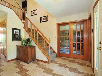 Entry/Foyer.