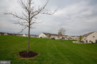81 N Savanna Dr, Pottstown, PA 19465 - photo 4